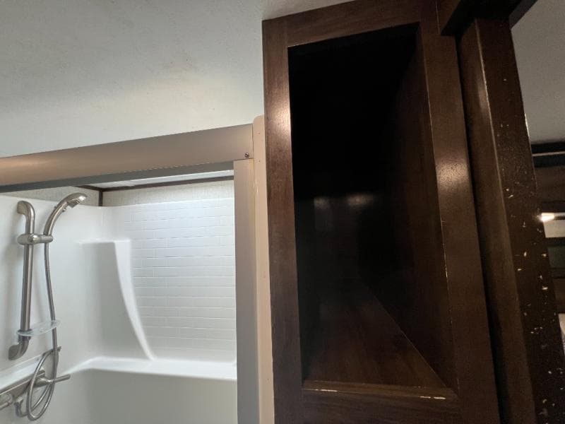 2022 Dutchmen 2022 Dutchmen Voltage - thumbnail 39