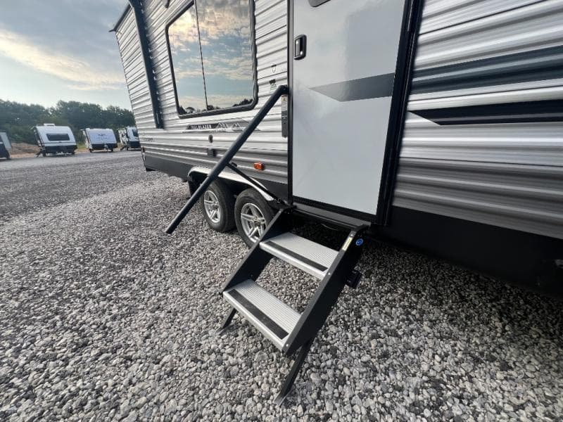 2024 Coachmen 2024 Coachmen Catalina Trail Blazer - thumbnail 9