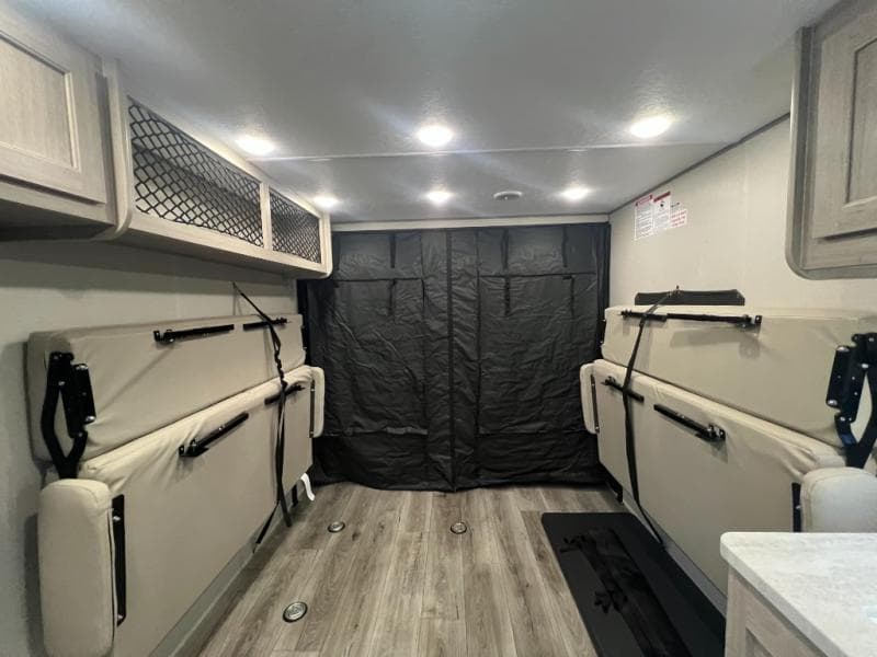 2024 Coachmen 2024 Coachmen Catalina Trail Blazer - thumbnail 13