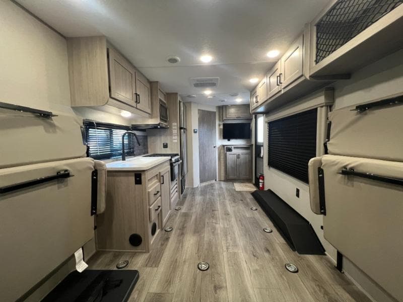 2024 Coachmen 2024 Coachmen Catalina Trail Blazer - thumbnail 14