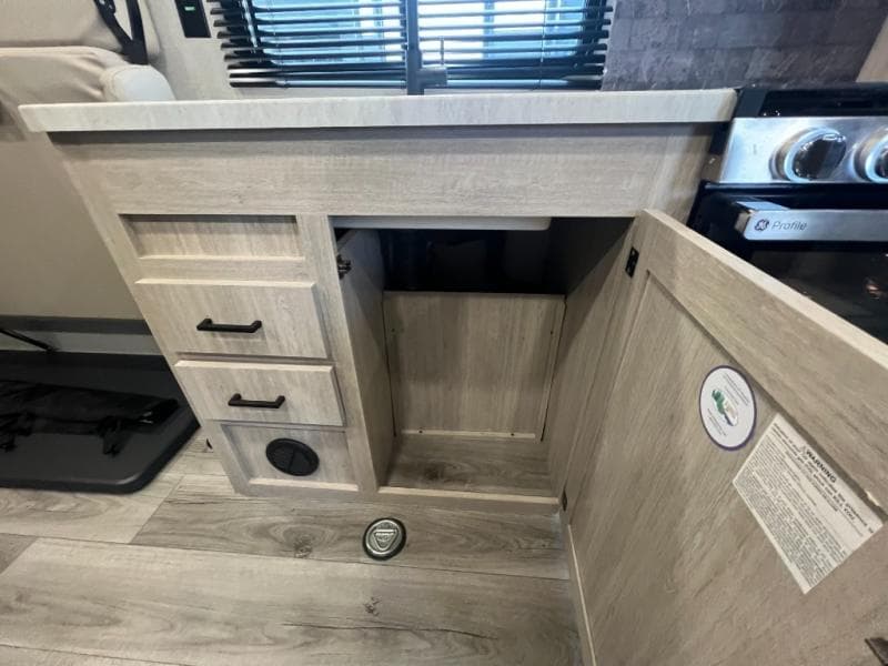 2024 Coachmen 2024 Coachmen Catalina Trail Blazer - thumbnail 16