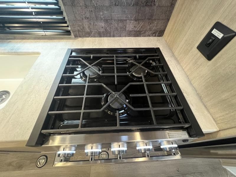 2024 Coachmen 2024 Coachmen Catalina Trail Blazer - thumbnail 18