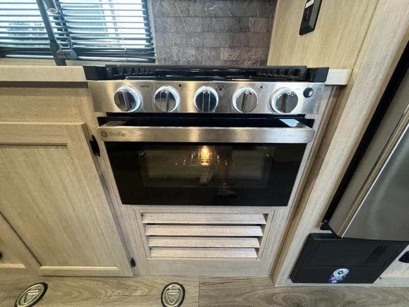 2024 Coachmen 2024 Coachmen Catalina Trail Blazer - thumbnail 19