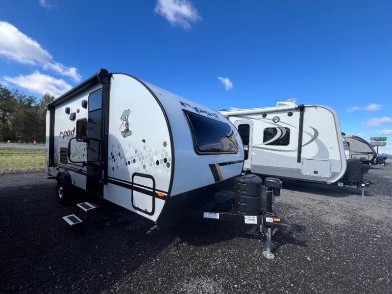 2022 Forest River 2022 Forest River R-Pod - thumbnail 3