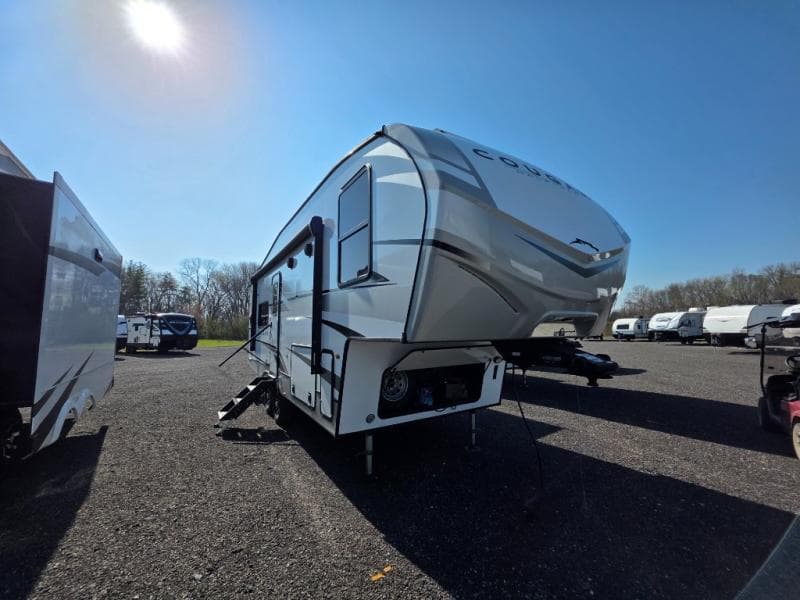 2025 Keystone 2025 Keystone Cougar Half-Ton - thumbnail 3