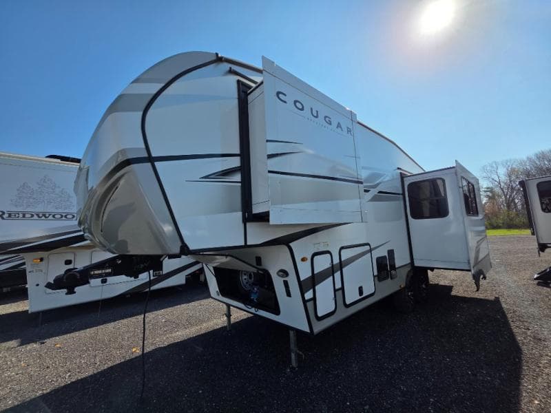 2025 Keystone 2025 Keystone Cougar Half-Ton - thumbnail 5