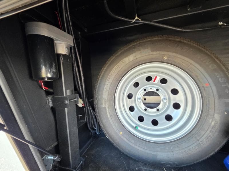 2025 Keystone 2025 Keystone Cougar Half-Ton - thumbnail 9