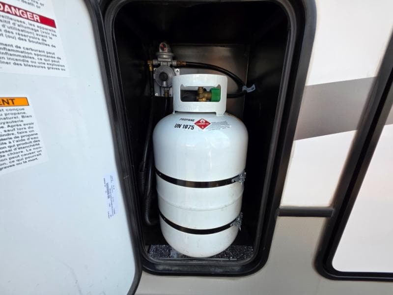 2025 Keystone 2025 Keystone Cougar Half-Ton - thumbnail 10