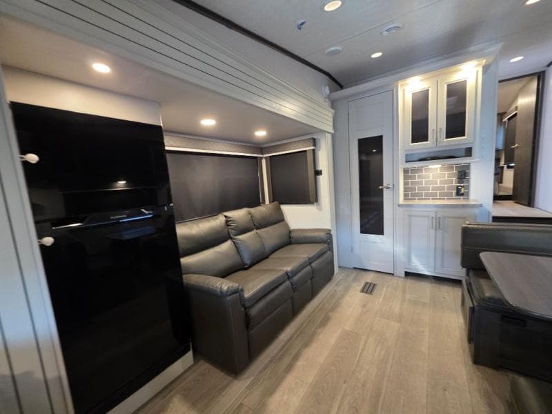 2025 Keystone 2025 Keystone Cougar Half-Ton - thumbnail 22