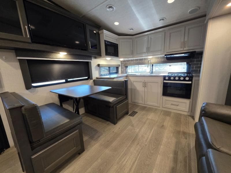 2025 Keystone 2025 Keystone Cougar Half-Ton - thumbnail 23