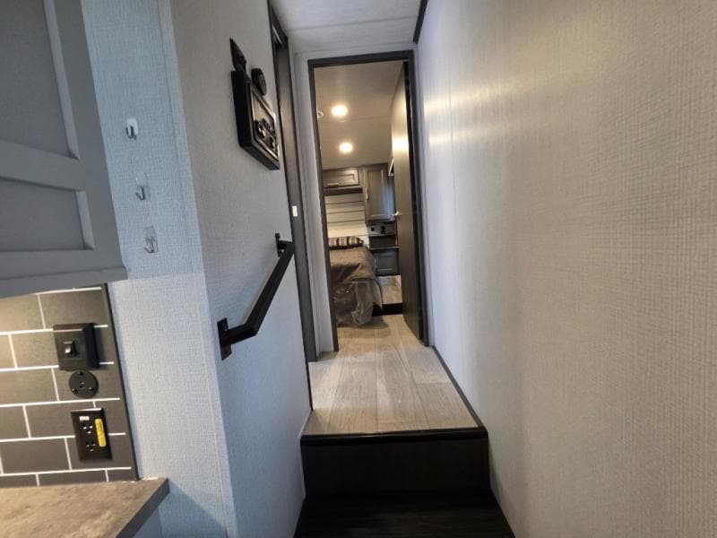 2025 Keystone 2025 Keystone Cougar Half-Ton - thumbnail 36