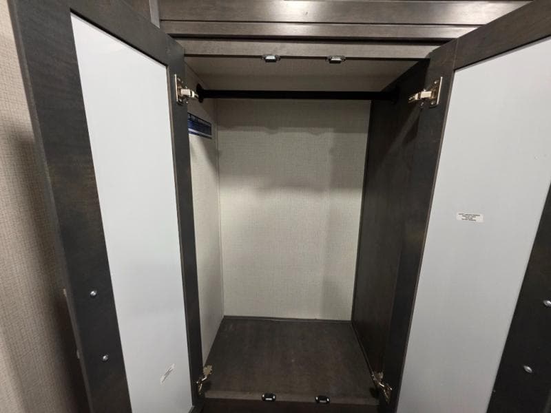 2025 Keystone 2025 Keystone Cougar Half-Ton - thumbnail 39