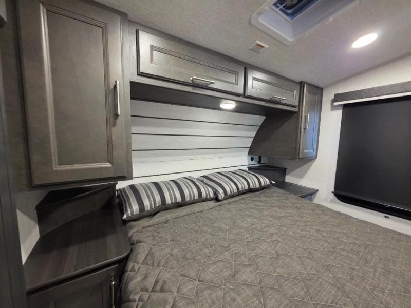 2025 Keystone 2025 Keystone Cougar Half-Ton - thumbnail 40