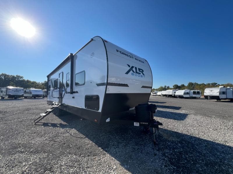 2026 Forest River 2026 Forest River Xlr Boost Toy Hauler - thumbnail 3