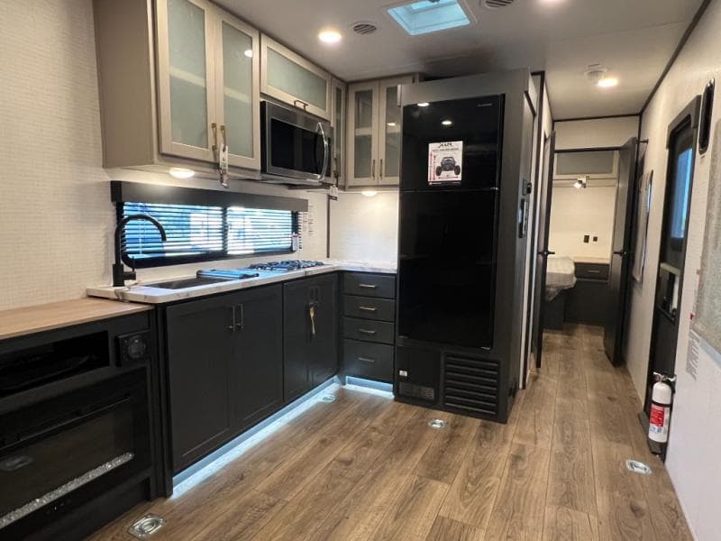 2026 Forest River 2026 Forest River Xlr Boost Toy Hauler - thumbnail 13