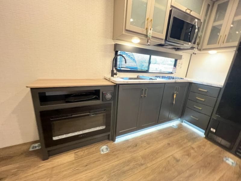 2026 Forest River 2026 Forest River Xlr Boost Toy Hauler - thumbnail 15