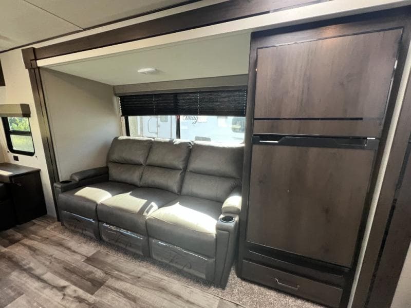 2023 Grand Design 2023 Grand Design Transcend - thumbnail 23