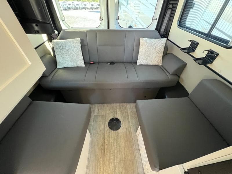 2021 Roadtrek 2021 Roadtrek Fuzion - thumbnail 14