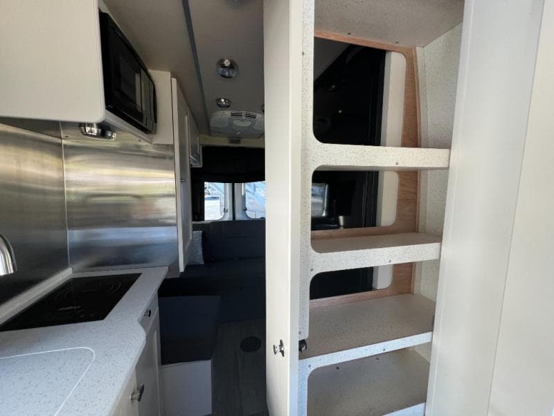 2021 Roadtrek 2021 Roadtrek Fuzion - thumbnail 29