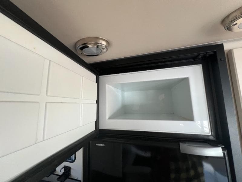 2021 Roadtrek 2021 Roadtrek Fuzion - thumbnail 31