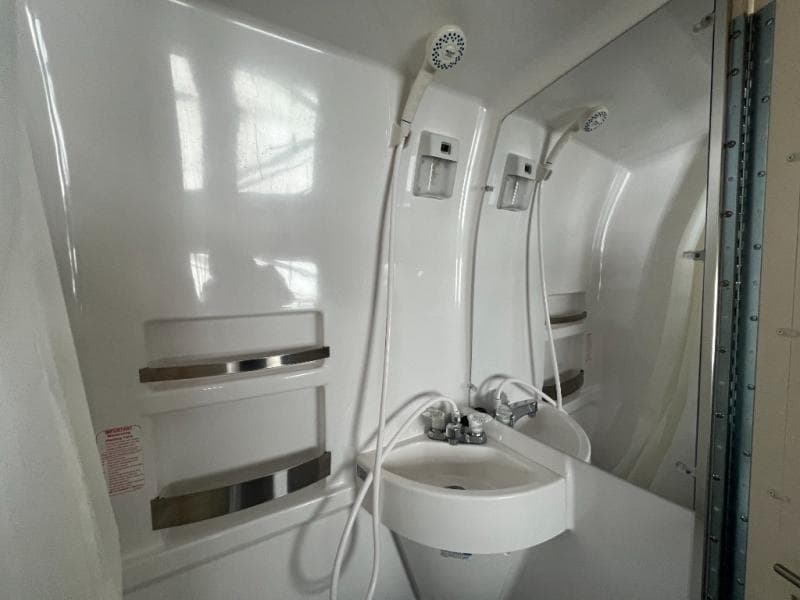 2021 Roadtrek 2021 Roadtrek Fuzion - thumbnail 34