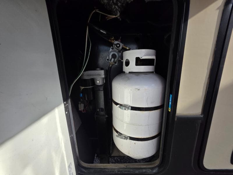 2018 Keystone 2018 Keystone Montana High Country - thumbnail 15