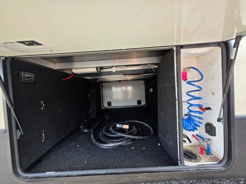 2018 Keystone 2018 Keystone Montana High Country - thumbnail 16