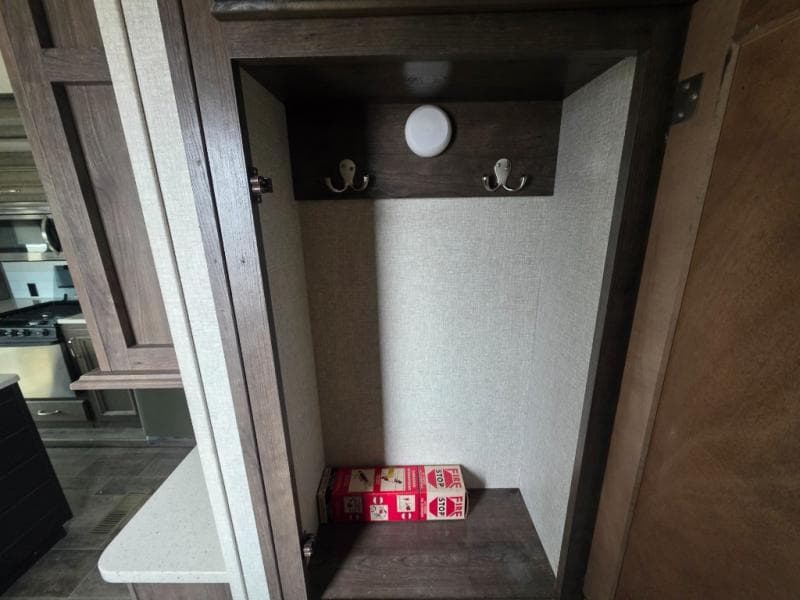 2018 Keystone 2018 Keystone Montana High Country - thumbnail 43