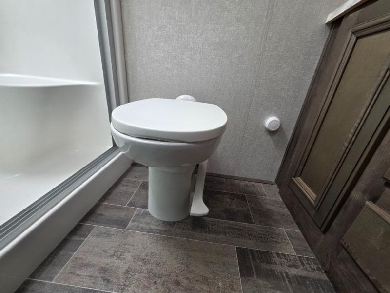 2018 Keystone 2018 Keystone Montana High Country - thumbnail 47