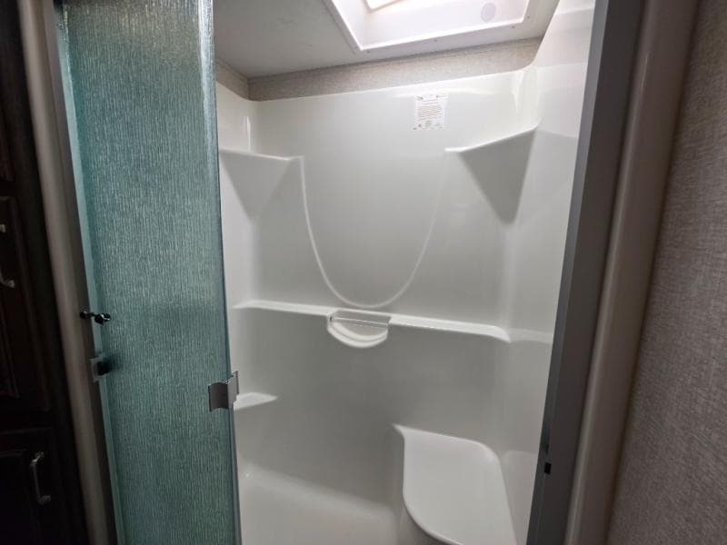 2018 Keystone 2018 Keystone Montana High Country - thumbnail 48