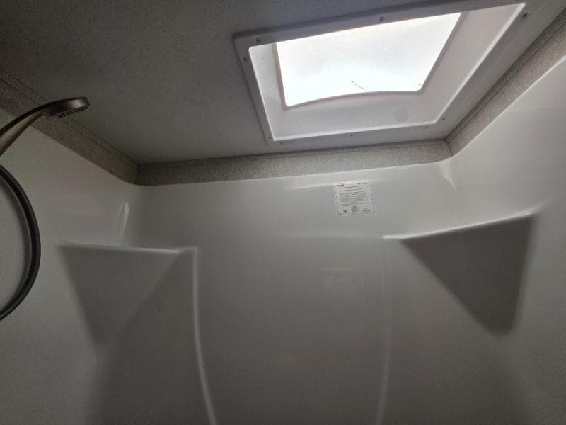 2018 Keystone 2018 Keystone Montana High Country - thumbnail 49