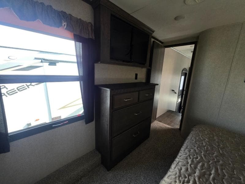 2018 Keystone 2018 Keystone Montana High Country - thumbnail 64