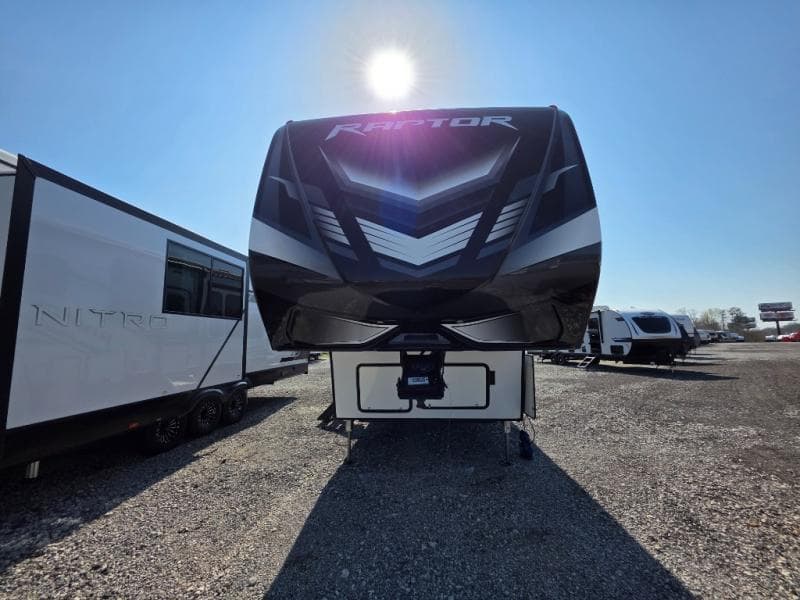 2021 Keystone 2021 Keystone Raptor - thumbnail 4