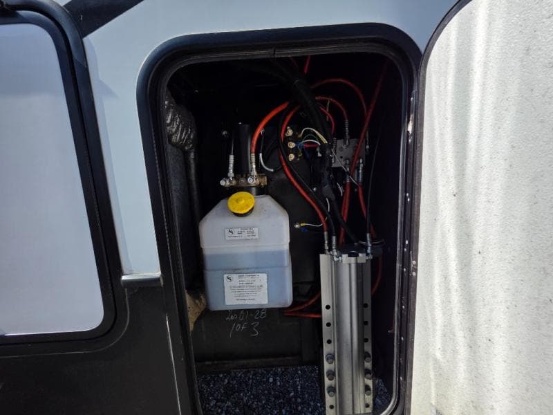 2021 Keystone 2021 Keystone Raptor - thumbnail 11