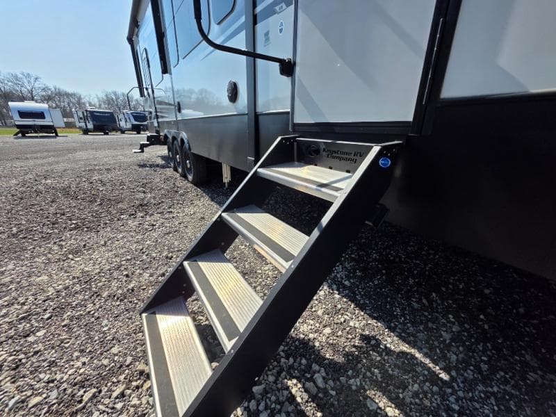 2021 Keystone 2021 Keystone Raptor - thumbnail 16