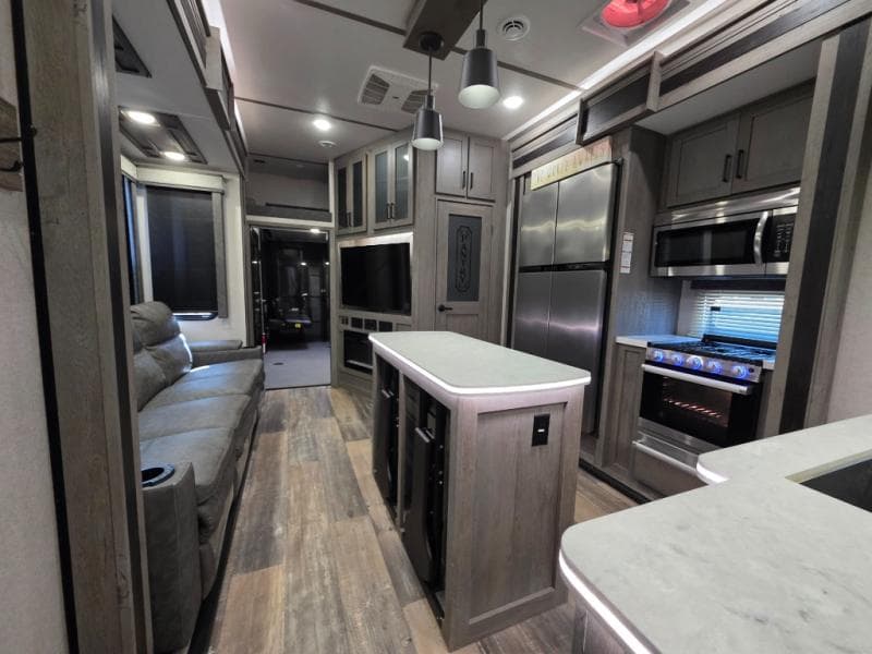 2021 Keystone 2021 Keystone Raptor - thumbnail 23