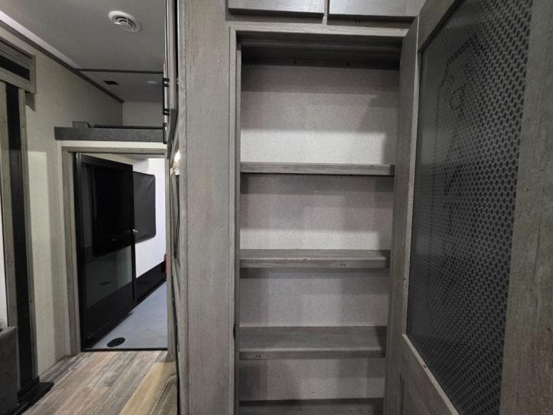 2021 Keystone 2021 Keystone Raptor - thumbnail 28