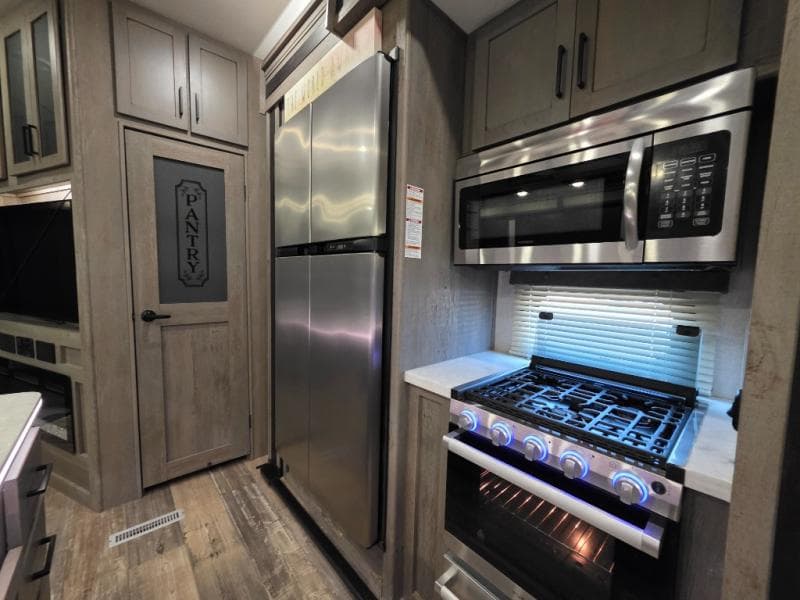 2021 Keystone 2021 Keystone Raptor - thumbnail 30