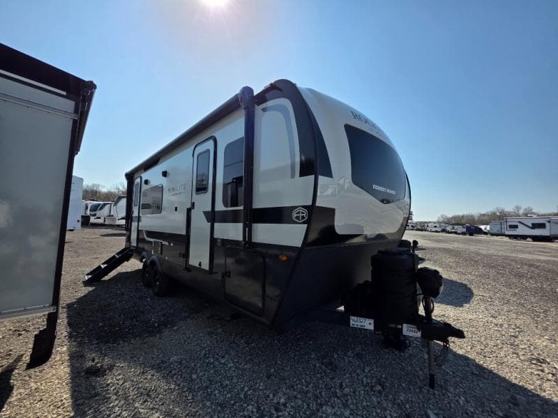 2026 Forest River 2026 Forest River Rockwood Mini Lite - thumbnail 3