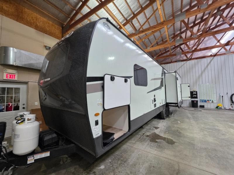 2026 Forest River 2026 Forest River Rockwood Ultra Lite - thumbnail 5