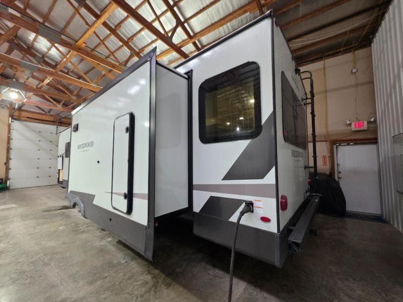 2026 Forest River 2026 Forest River Rockwood Ultra Lite - thumbnail 7