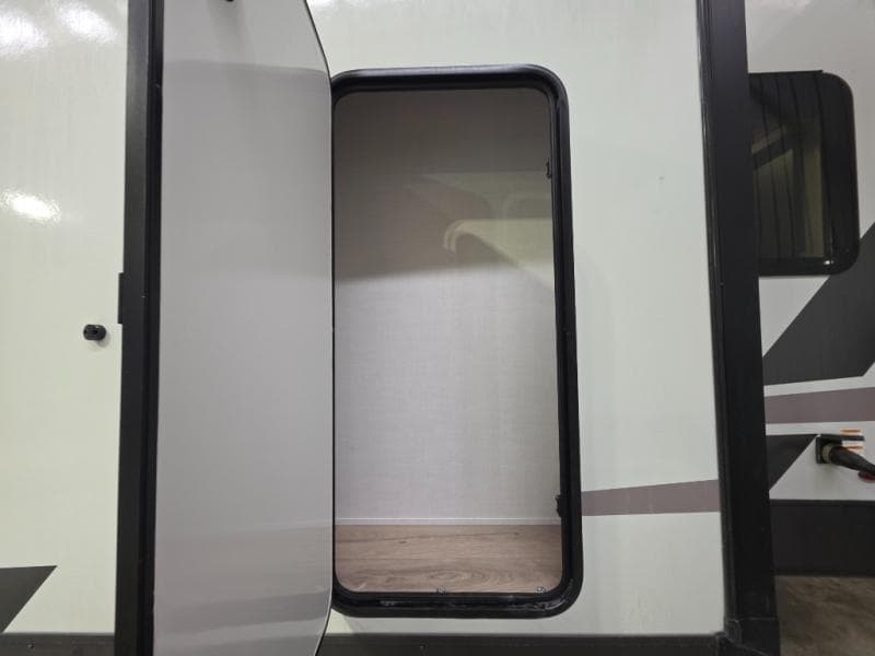 2026 Forest River 2026 Forest River Rockwood Ultra Lite - thumbnail 8