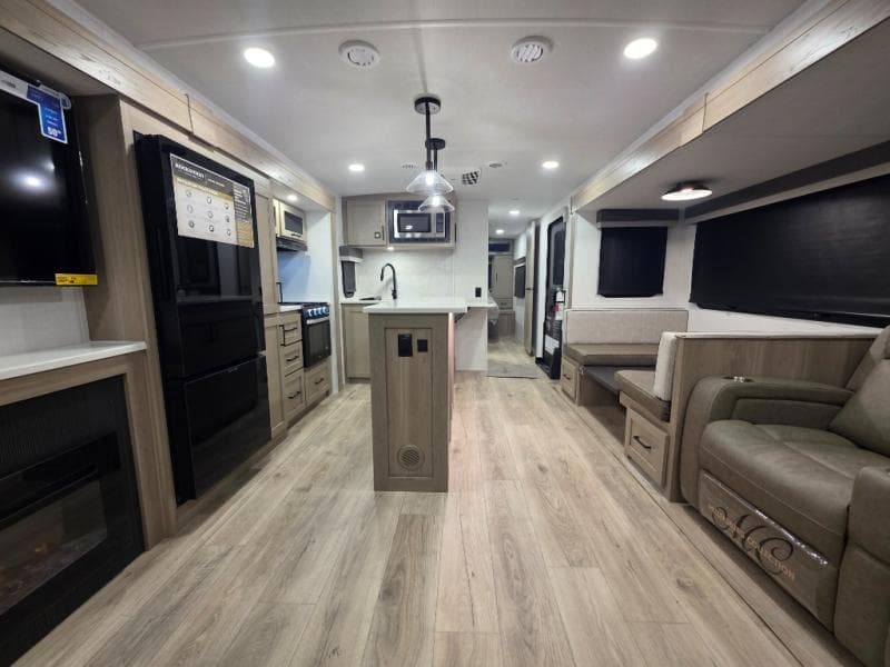 2026 Forest River 2026 Forest River Rockwood Ultra Lite - thumbnail 18