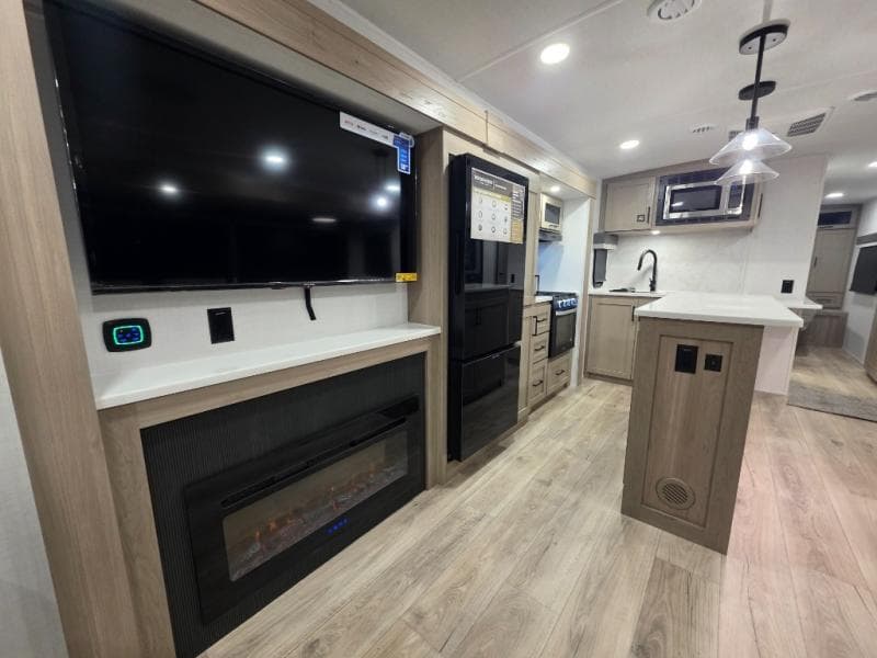 2026 Forest River 2026 Forest River Rockwood Ultra Lite - thumbnail 19