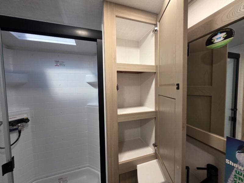 2026 Forest River 2026 Forest River Rockwood Ultra Lite - thumbnail 39