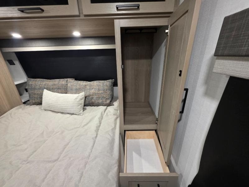 2026 Forest River 2026 Forest River Rockwood Ultra Lite - thumbnail 44