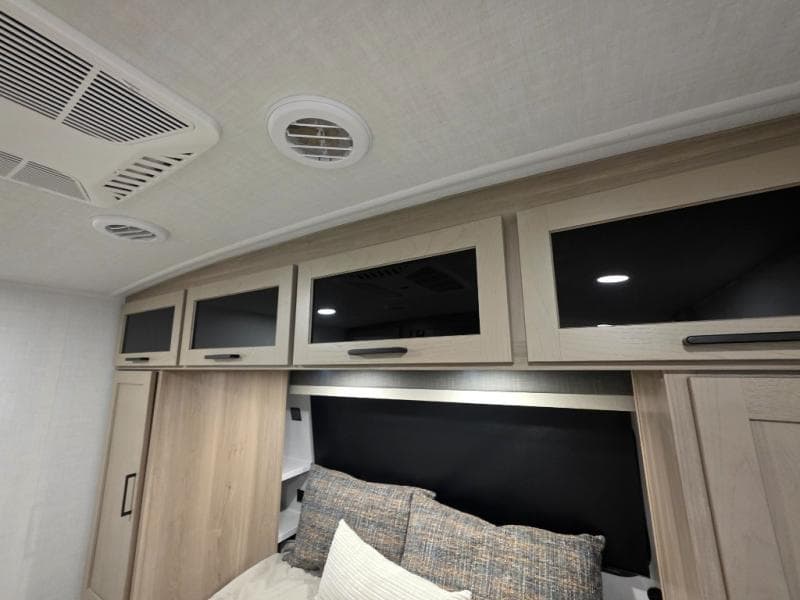 2026 Forest River 2026 Forest River Rockwood Ultra Lite - thumbnail 45