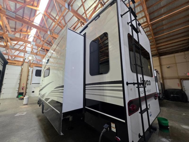 2026 Jayco 2026 Jayco North Point - thumbnail 5