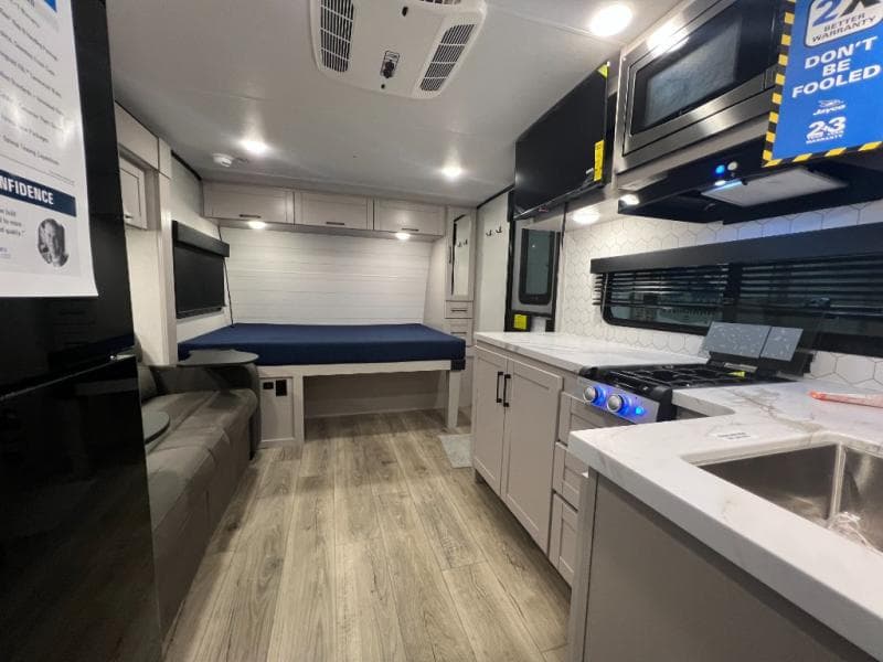 2026 Jayco 2026 Jayco Jay Feather Air - thumbnail 9