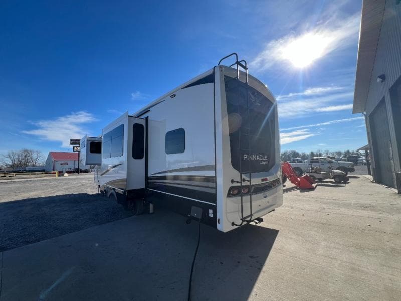 2026 Jayco 2026 Jayco Pinnacle - thumbnail 6